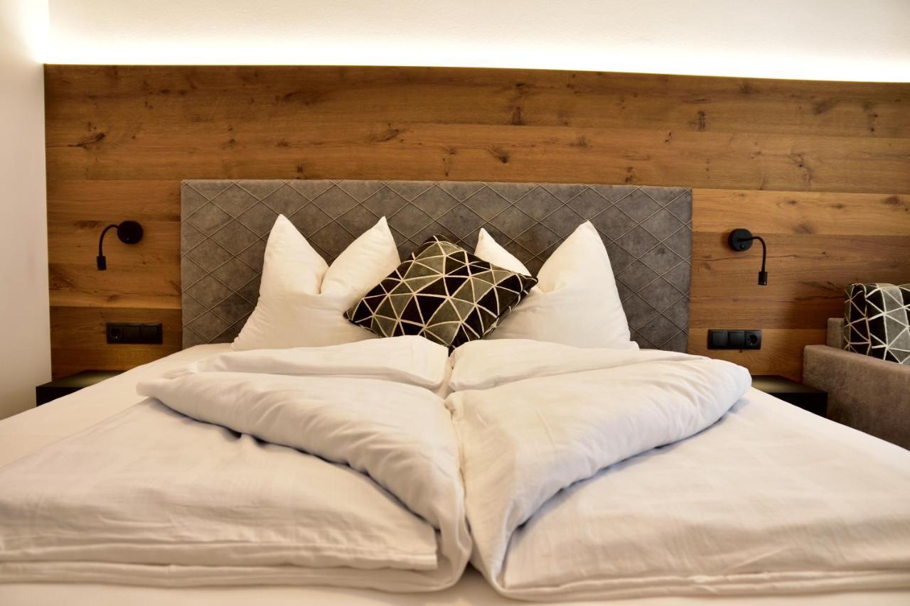 Hotel Krone บรูนิโก ภายนอก รูปภาพ