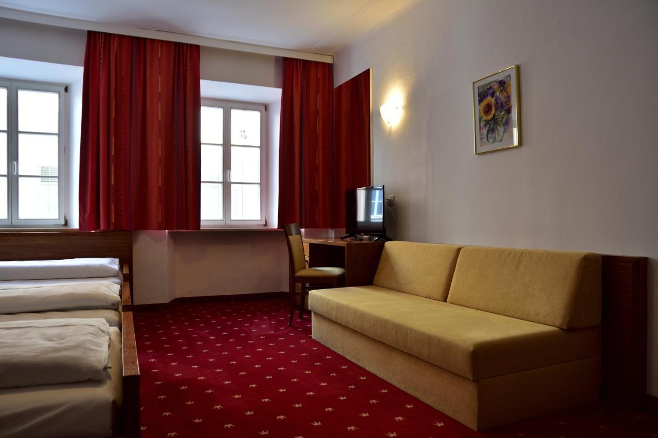 Hotel Krone บรูนิโก ภายนอก รูปภาพ