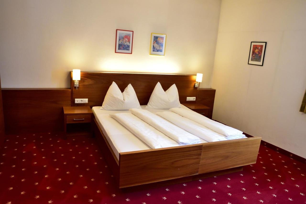 Hotel Krone บรูนิโก ภายนอก รูปภาพ