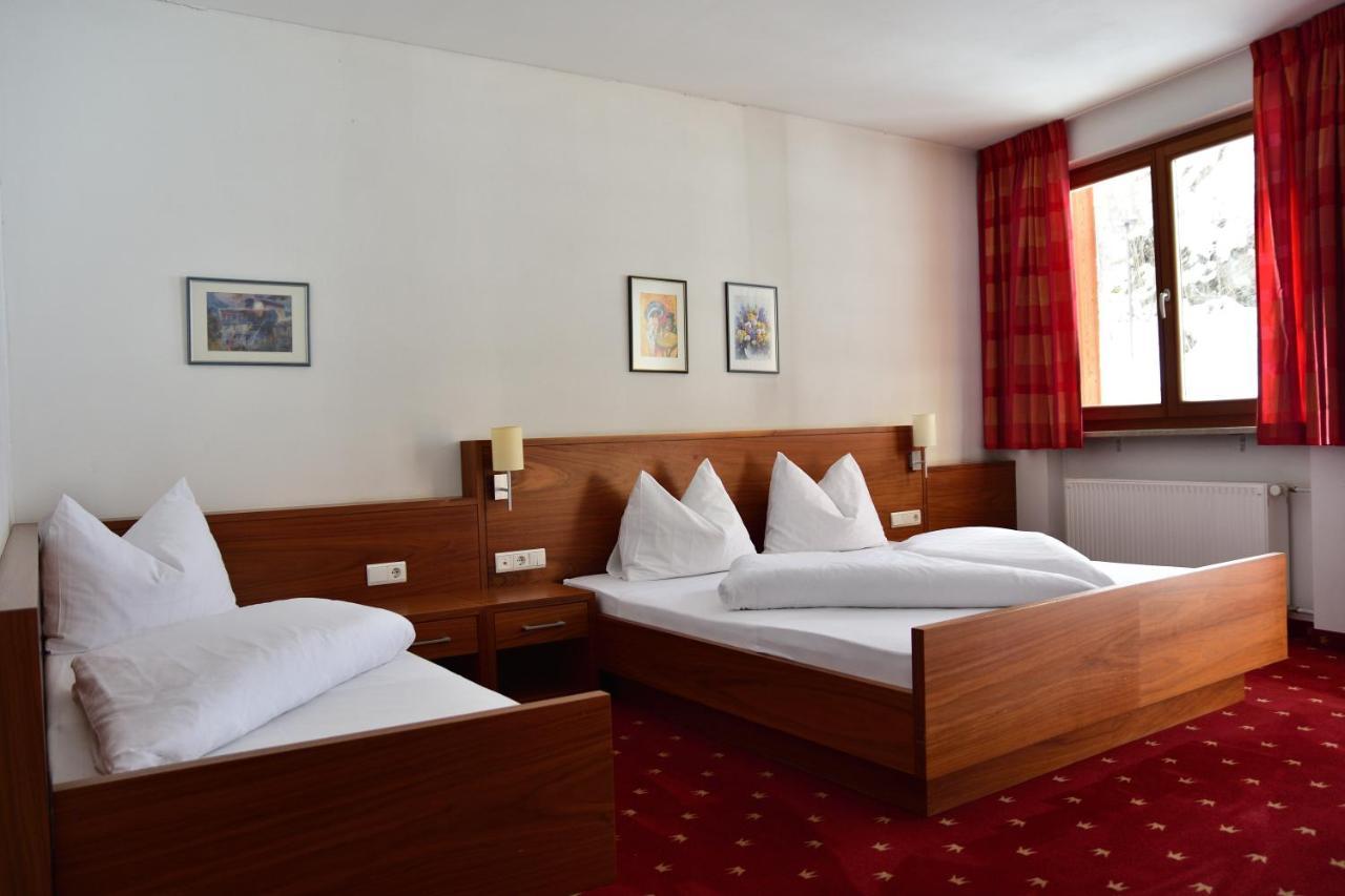 Hotel Krone บรูนิโก ภายนอก รูปภาพ
