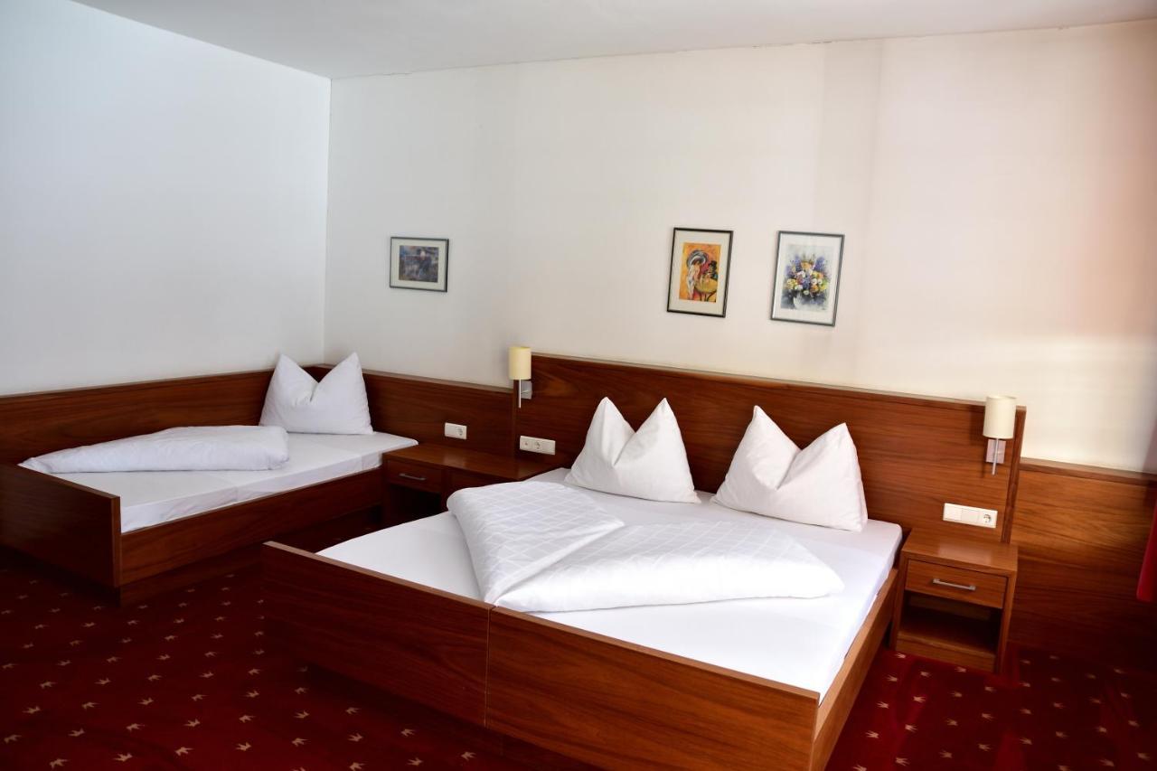 Hotel Krone บรูนิโก ภายนอก รูปภาพ