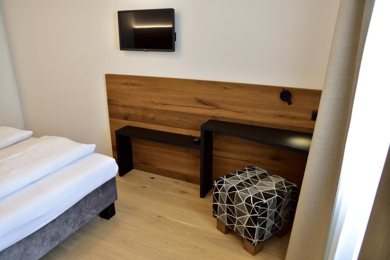 Hotel Krone บรูนิโก ภายนอก รูปภาพ