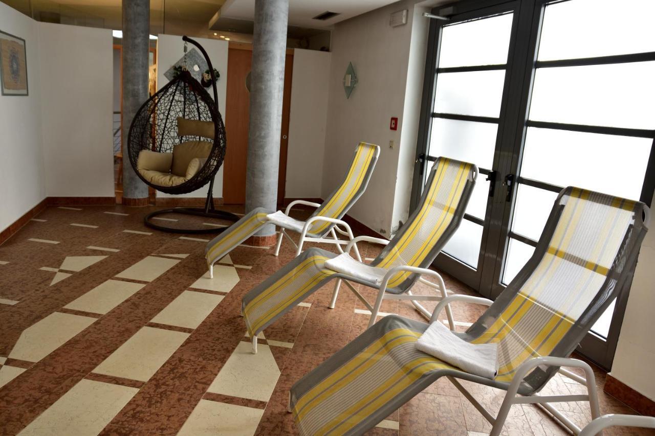 Hotel Krone บรูนิโก ภายนอก รูปภาพ